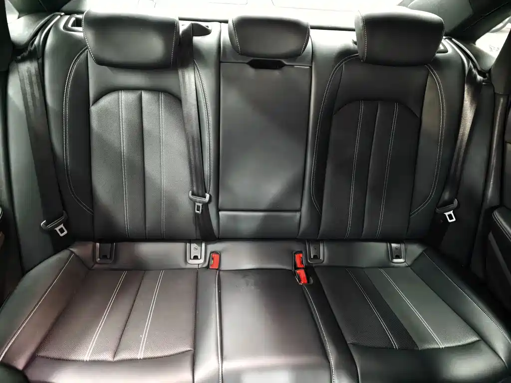 Audi A4L — миниатюра 13