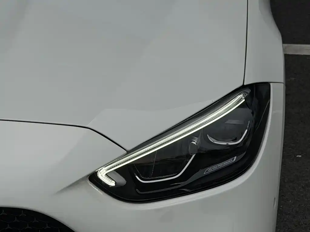 Mercedes-Benz C-Class — миниатюра 11