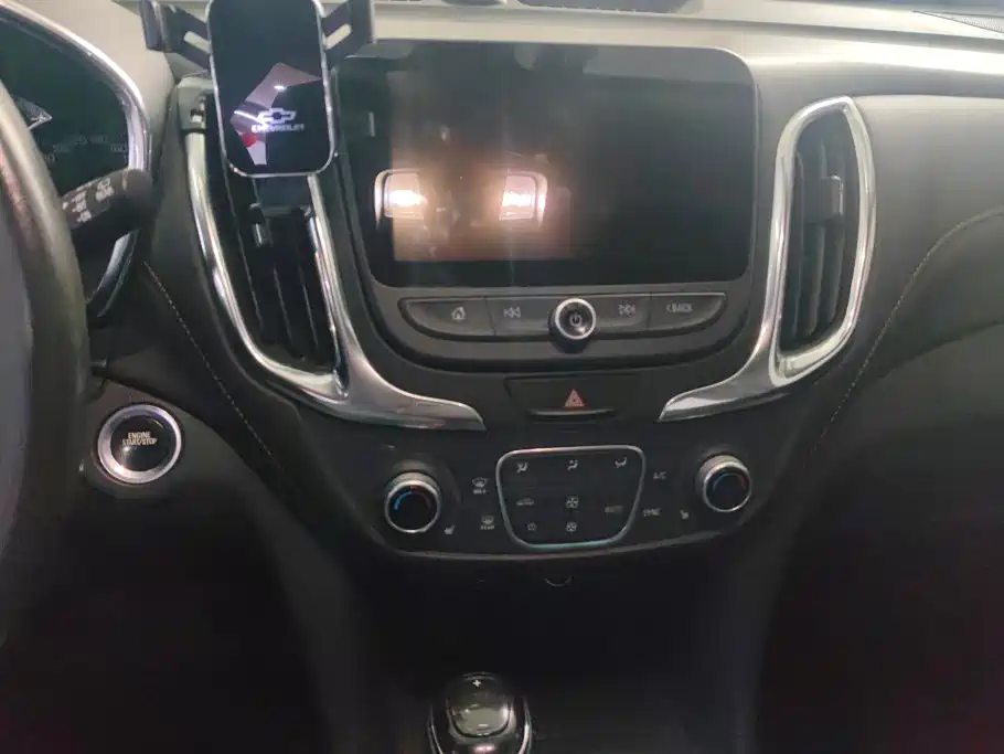 Chevrolet Equinox — миниатюра 13