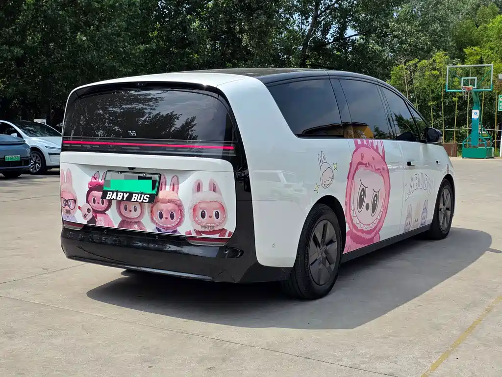 Li Auto MEGA 2025 Home
