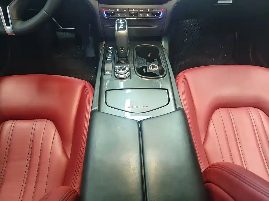 Maserati Ghibli — миниатюра 6