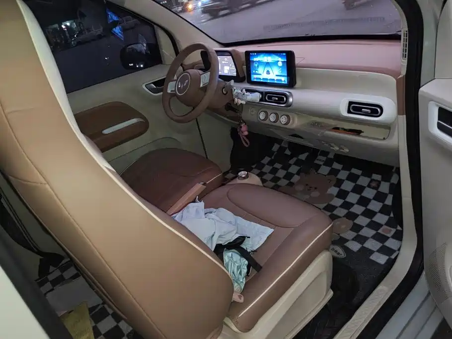 Wuling MINIEV — миниатюра 8