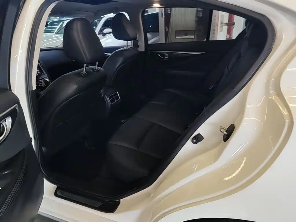 Infiniti Q50L — миниатюра 17