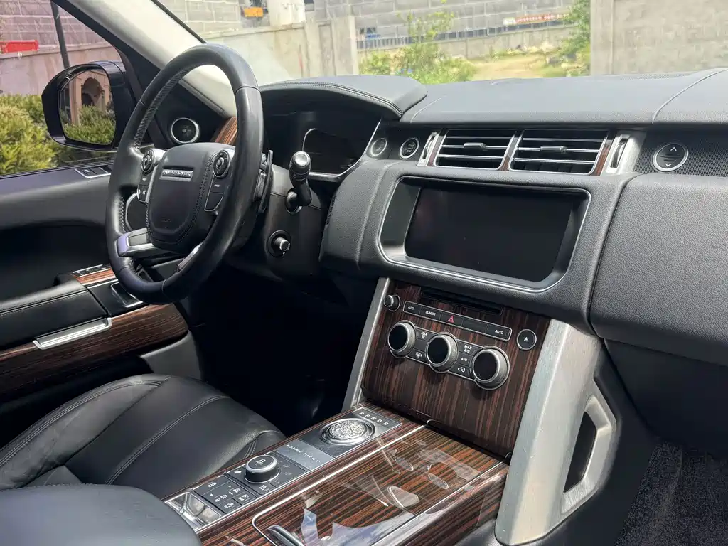 Land Rover Range Rover — миниатюра 11