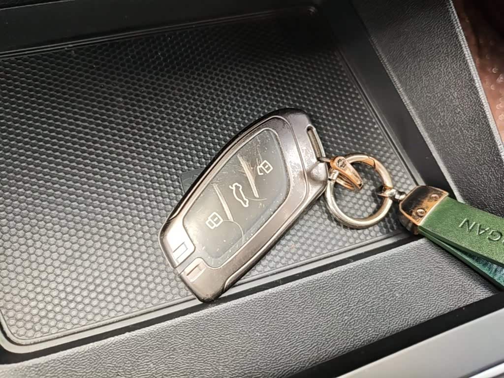 MG MG5 1.5 л 2024 г. Белый, пробег 18700 км