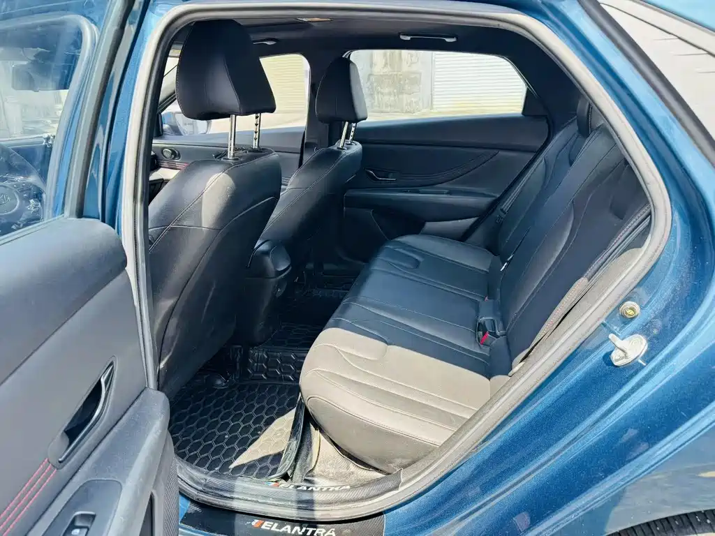 Hyundai Elantra — миниатюра 6