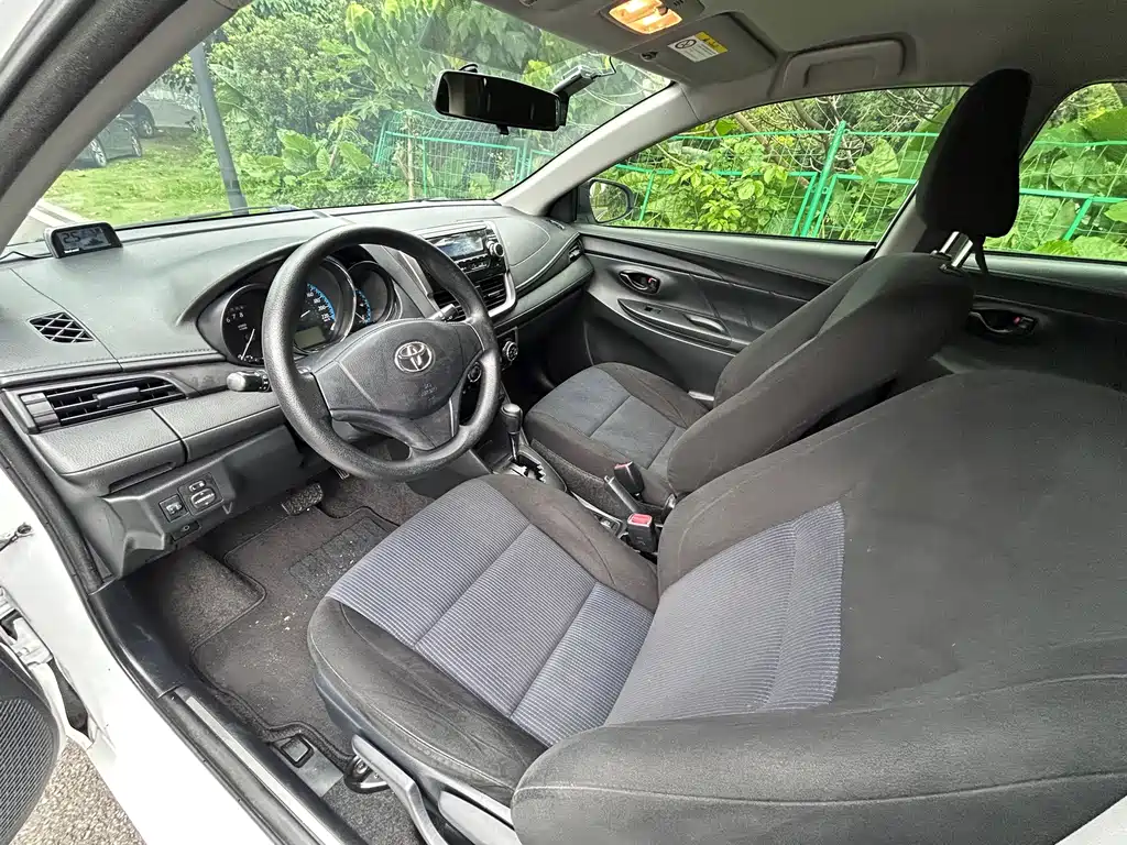 Toyota Yaris L — миниатюра 4
