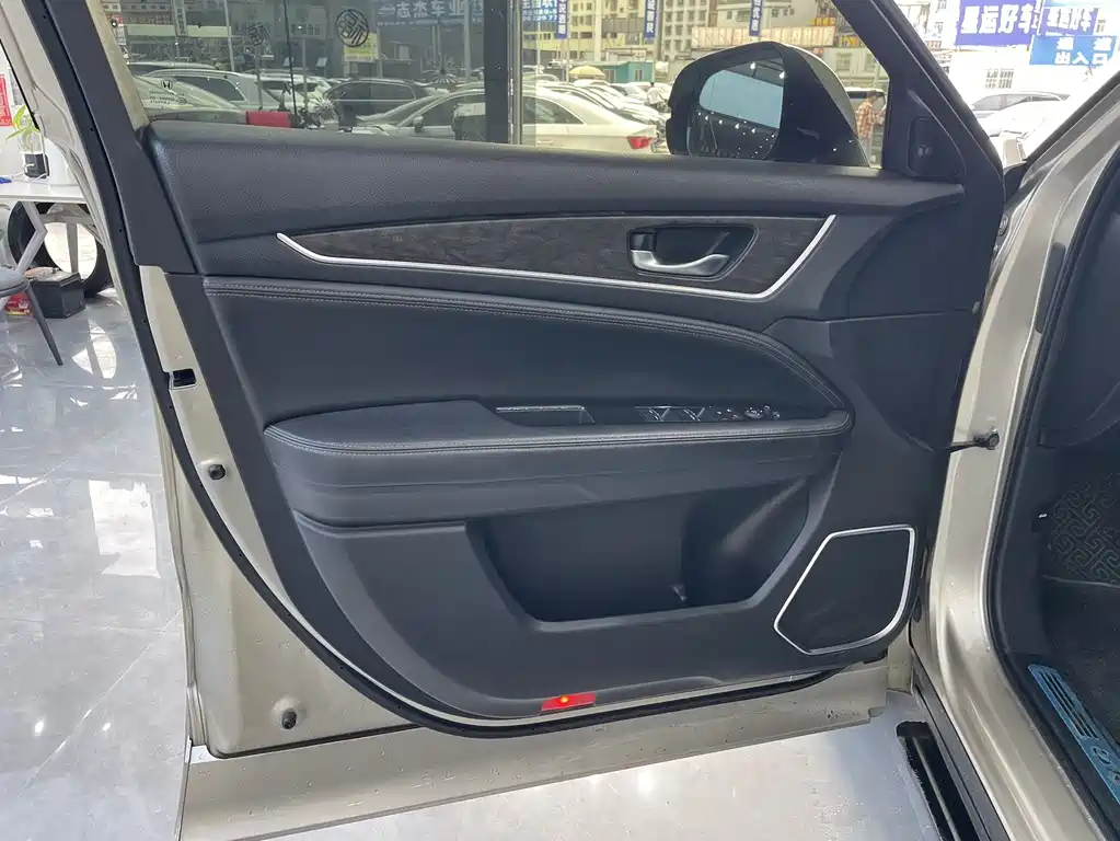 Honda UR-V 2020 370TURBO