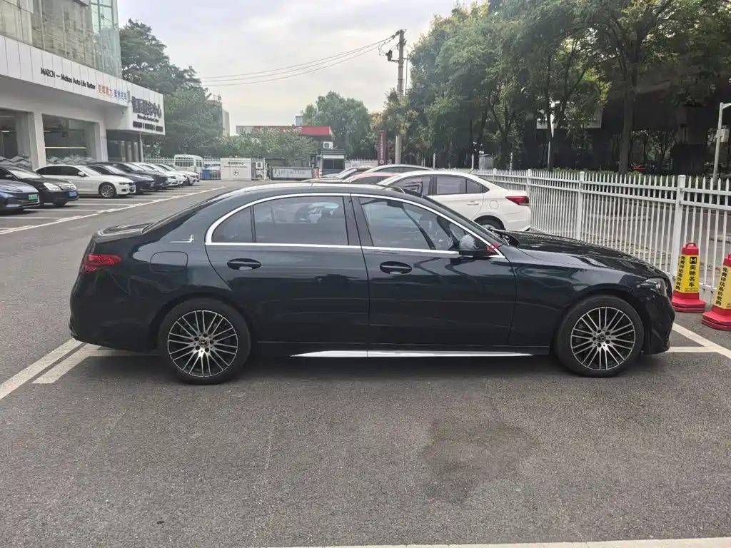 Mercedes-Benz C-Class — миниатюра 3