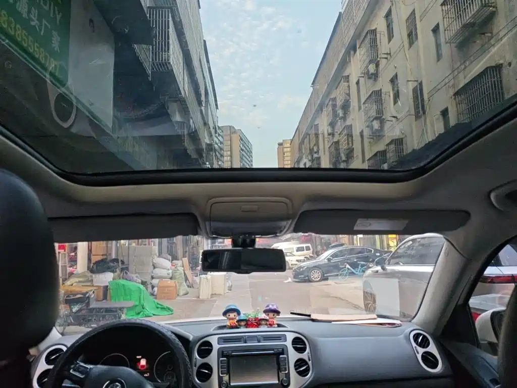 Volkswagen Tiguan 2015 1.8TSI AT Luxury