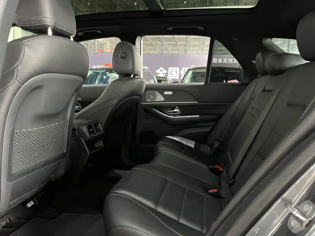 Mercedes-Benz GLE (Import) — миниатюра 11