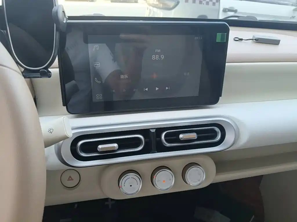 Wuling MINIEV — миниатюра 13