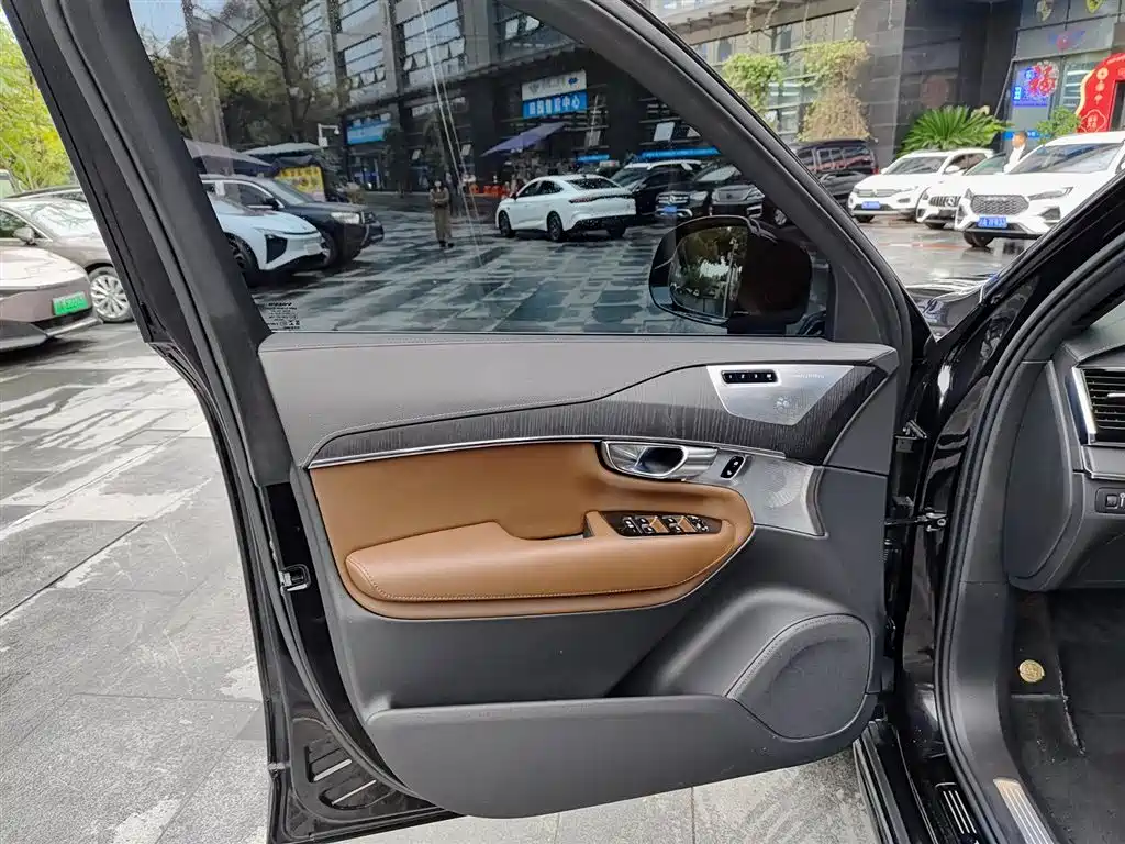 Volvo XC90 2021 B6 Luxury 7 мест