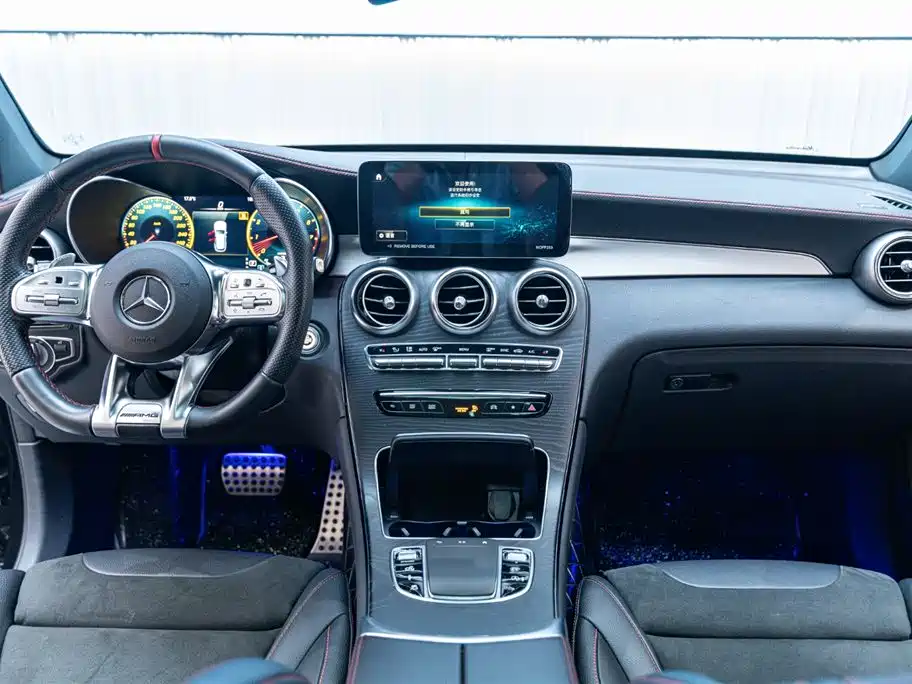 MERCEDES-BENZ GLC AMG