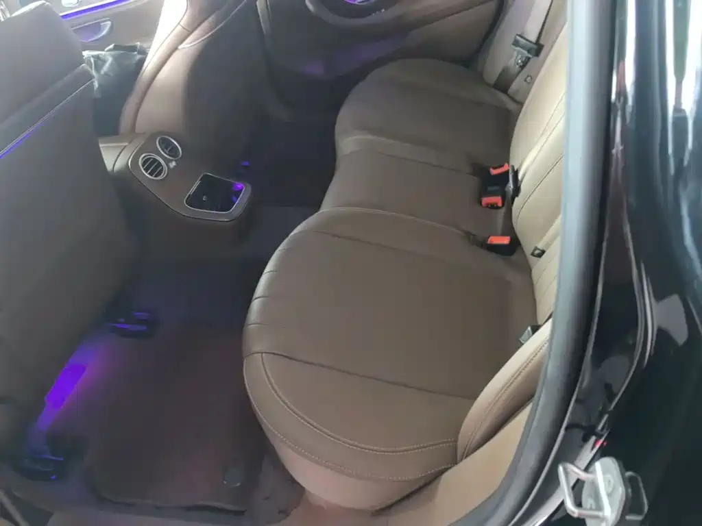 Mercedes-Benz E-Class — миниатюра 17
