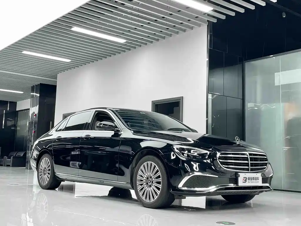 Mercedes-Benz E-Class — миниатюра 3