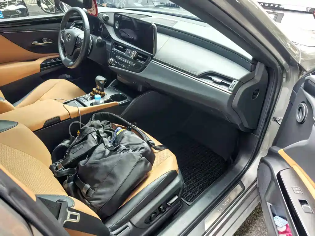 Lexus ES — миниатюра 4