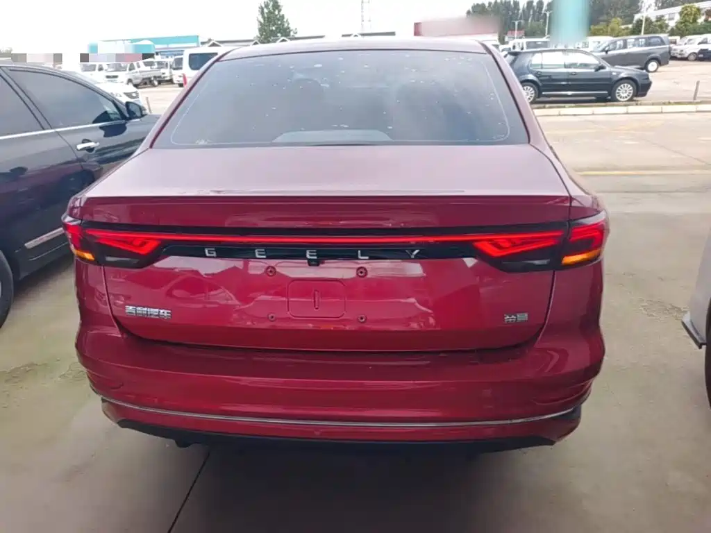 Geely Emgrand — миниатюра 6