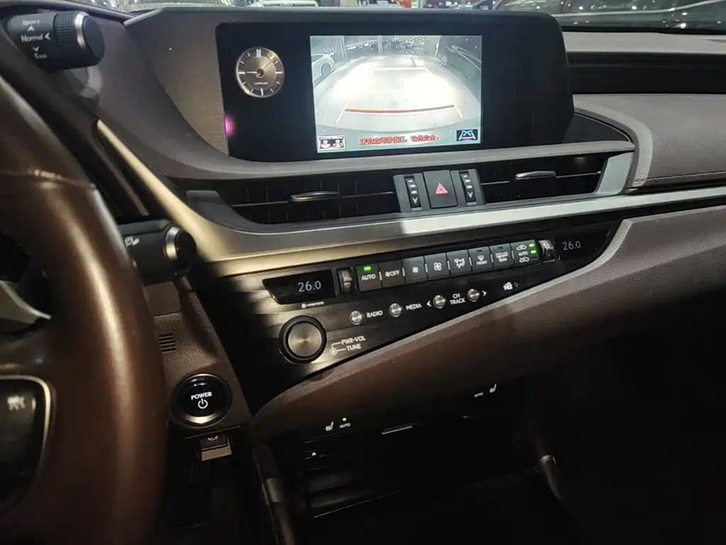 Lexus ES — миниатюра 13