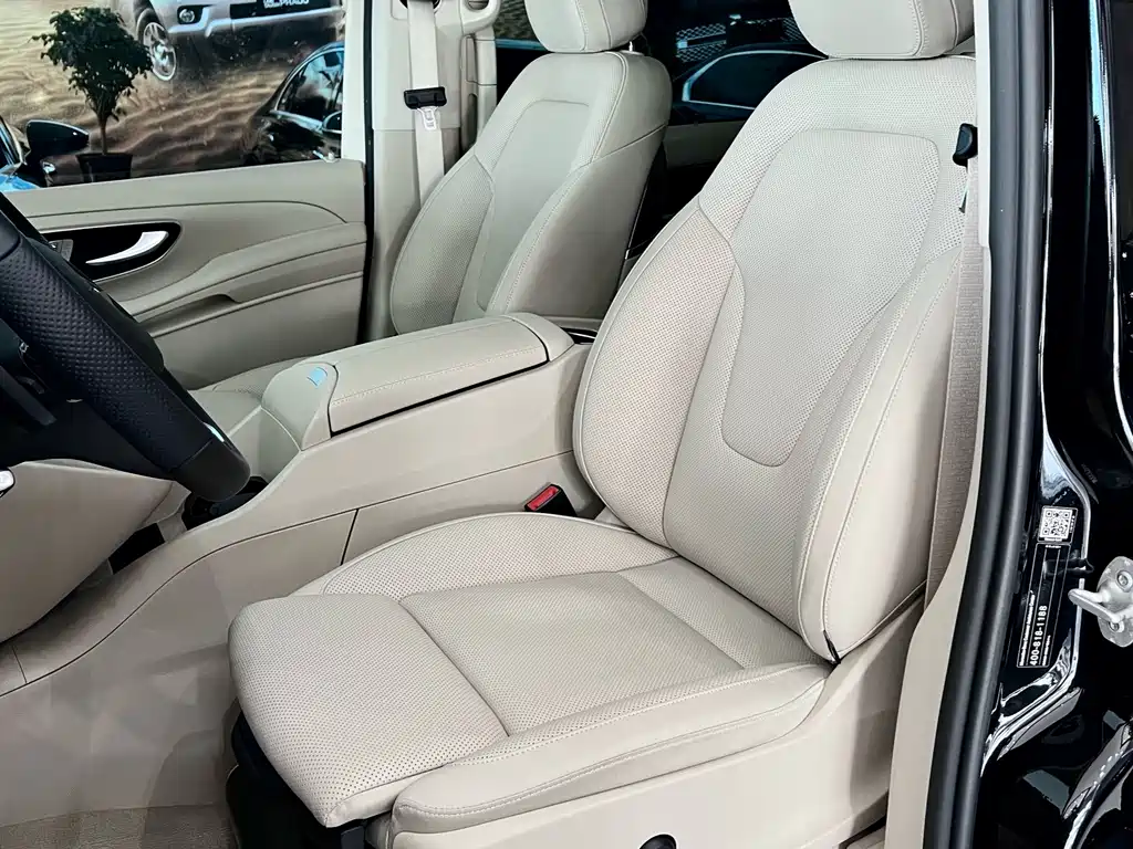 Mercedes-Benz V-Class — миниатюра 6