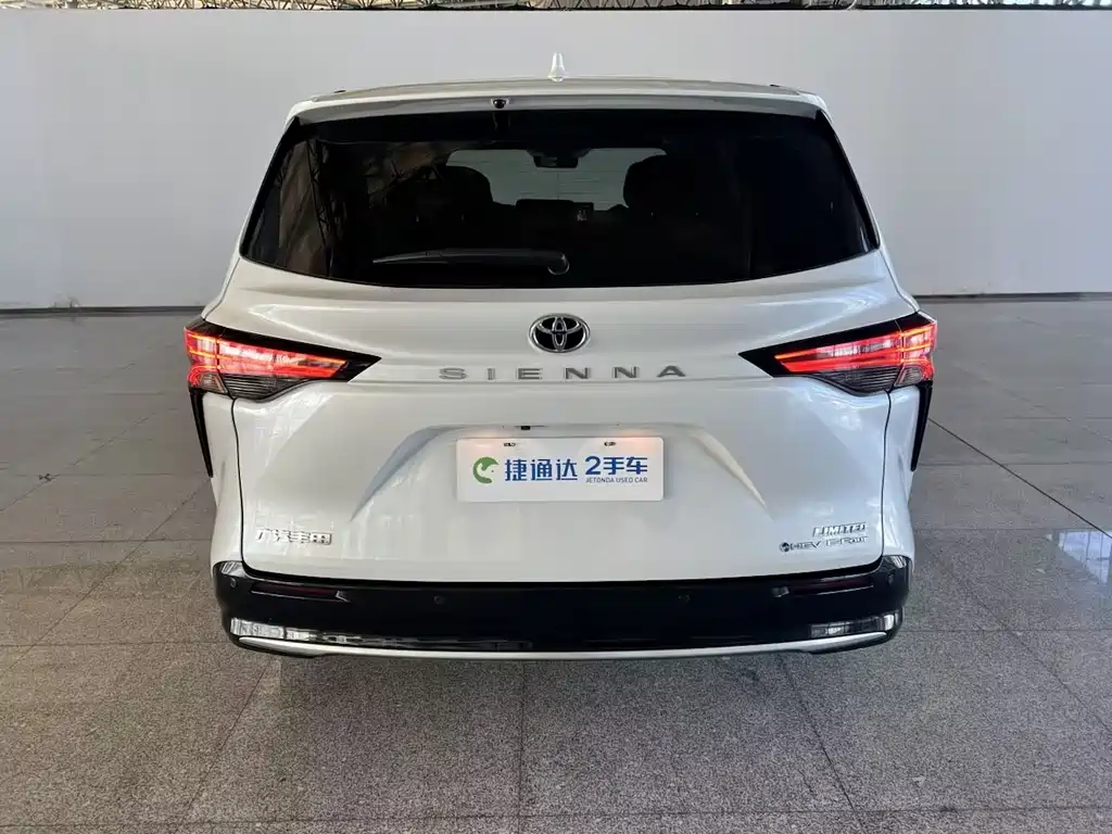 Toyota Sienna — миниатюра 29