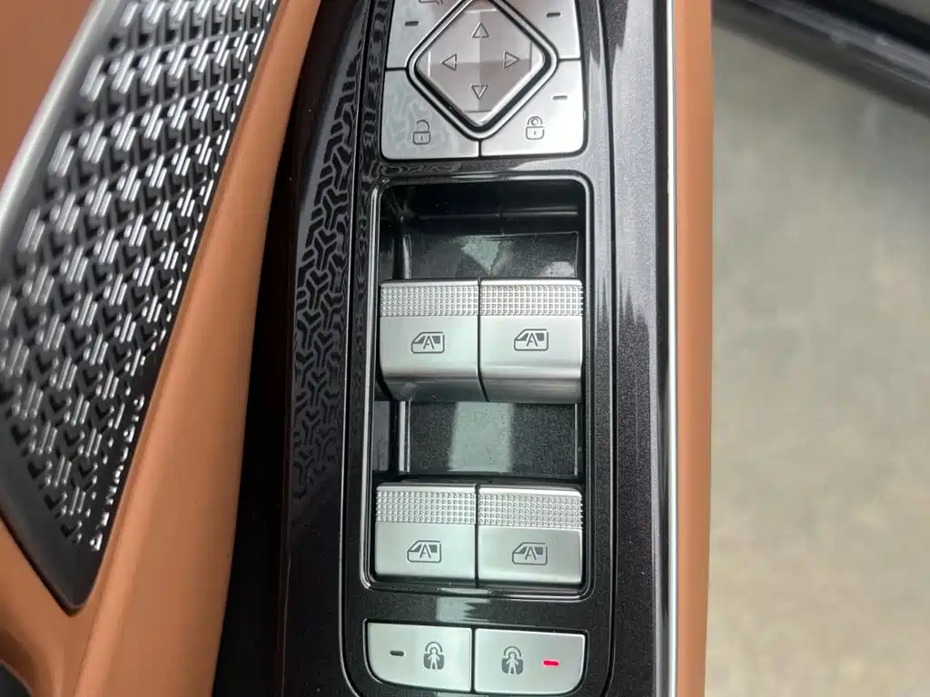 BYD Han L — миниатюра 10