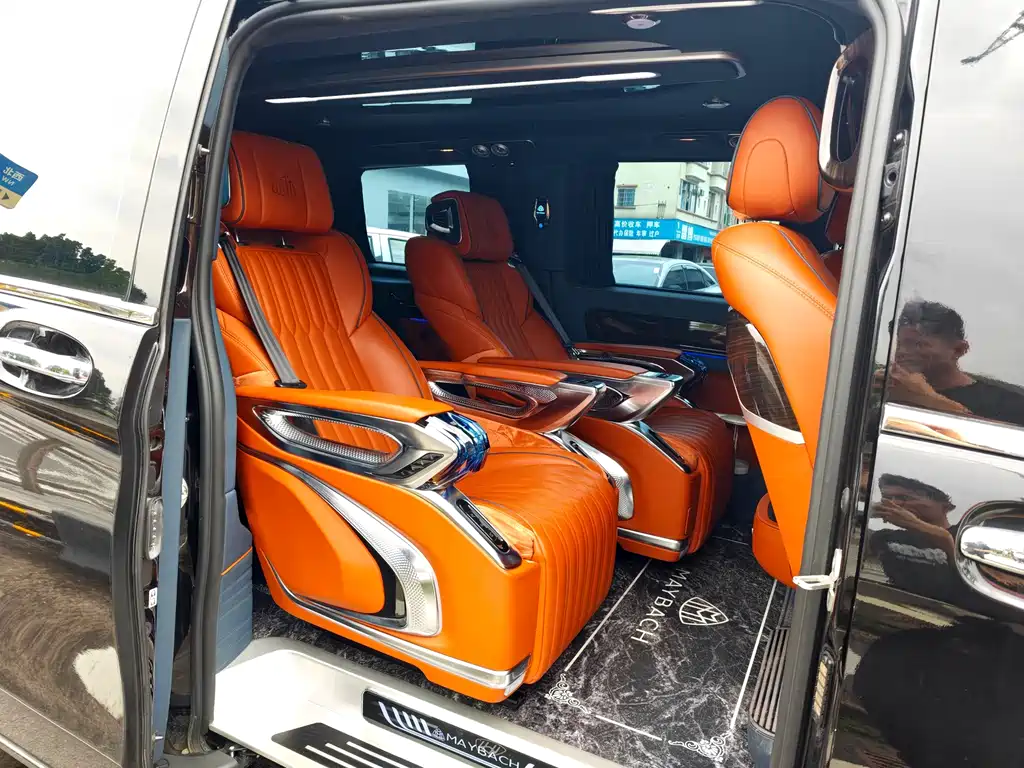 Mercedes-Benz Vito 2024 2.0T Elite 7 мест