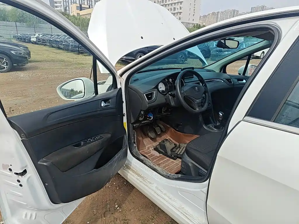 Peugeot 308 — миниатюра 21