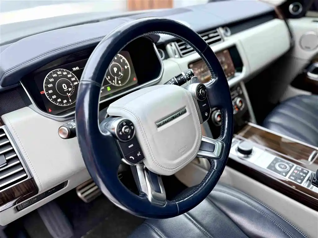 Land Rover Range Rover — миниатюра 10