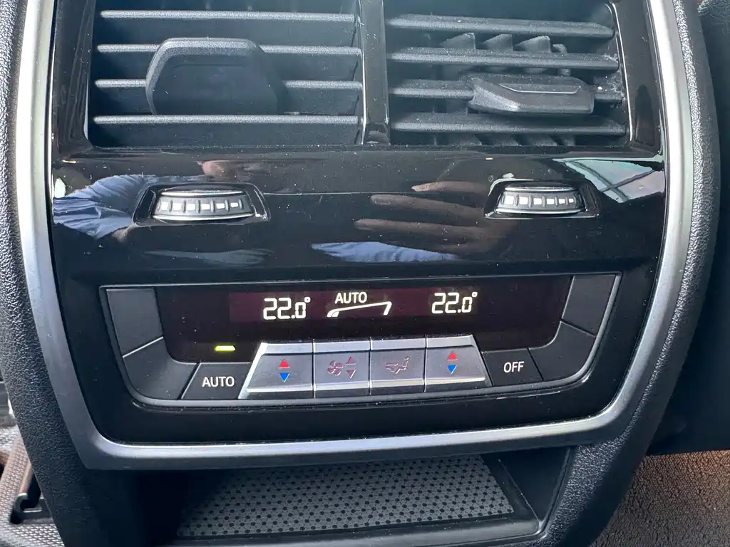 BMW X5 (Import) — миниатюра 11