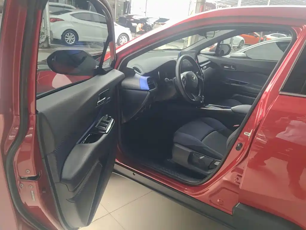 Toyota C-HR — миниатюра 16