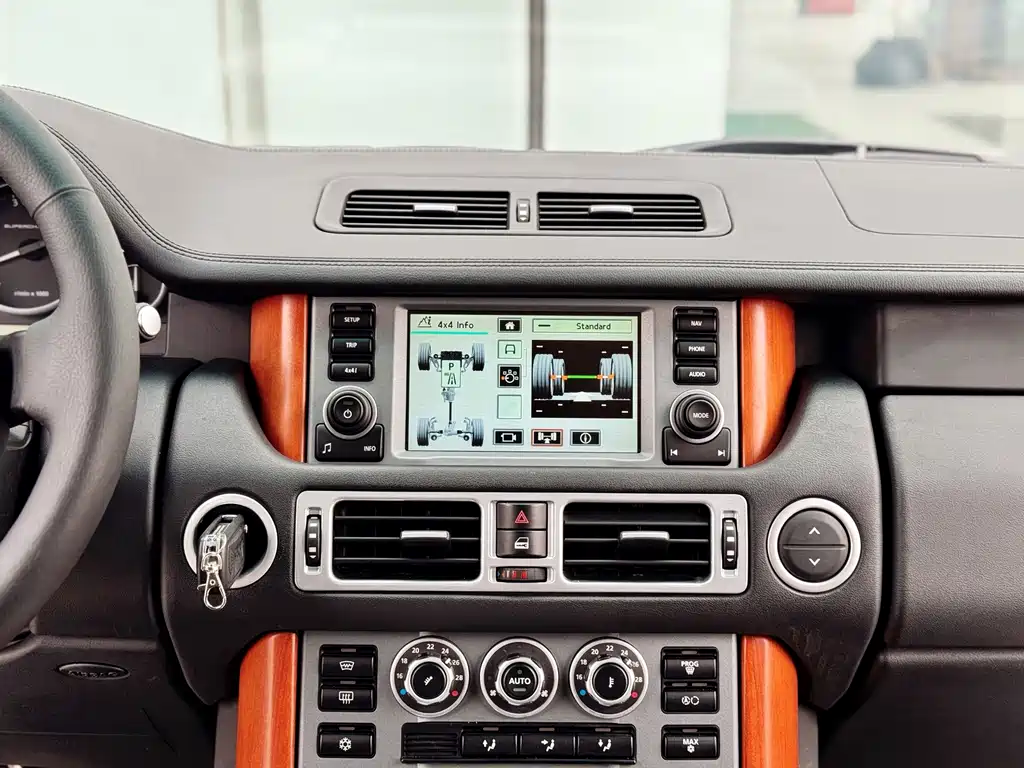 Land Rover Range Rover — миниатюра 13