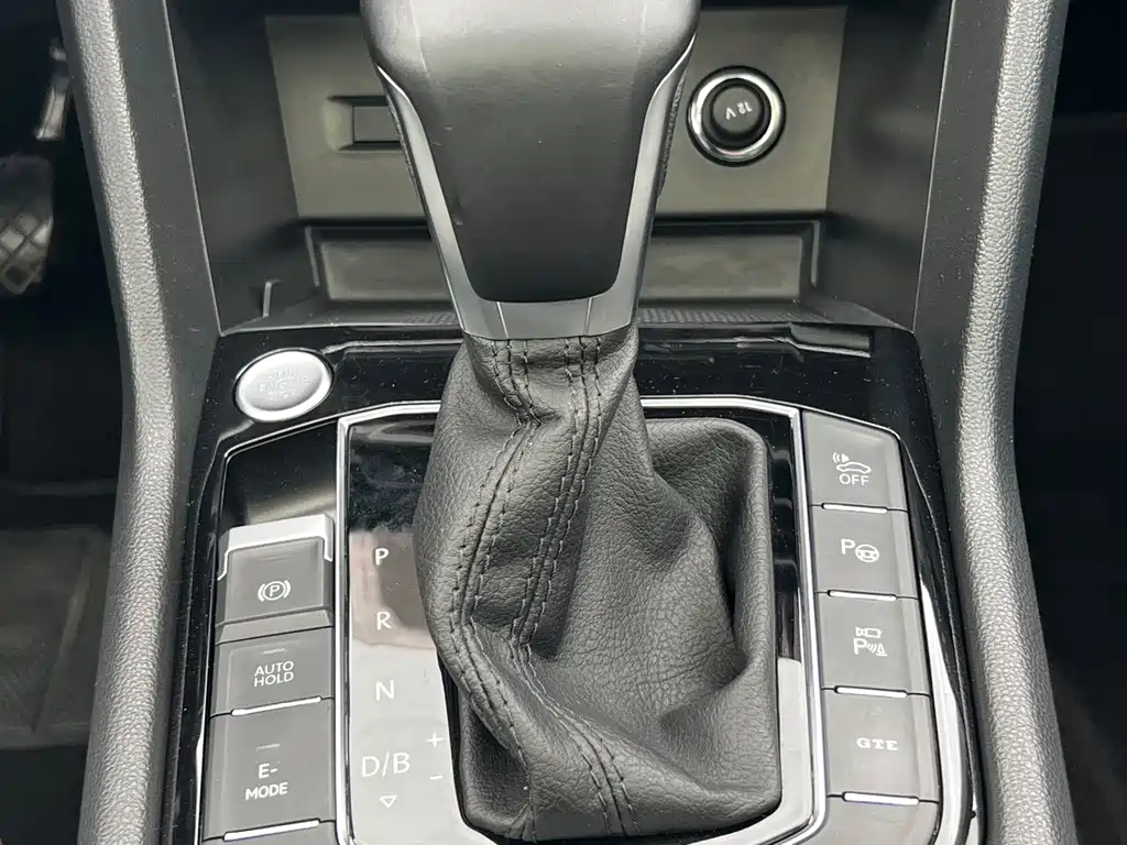 Volkswagen Tiguan L PHEV — миниатюра 12