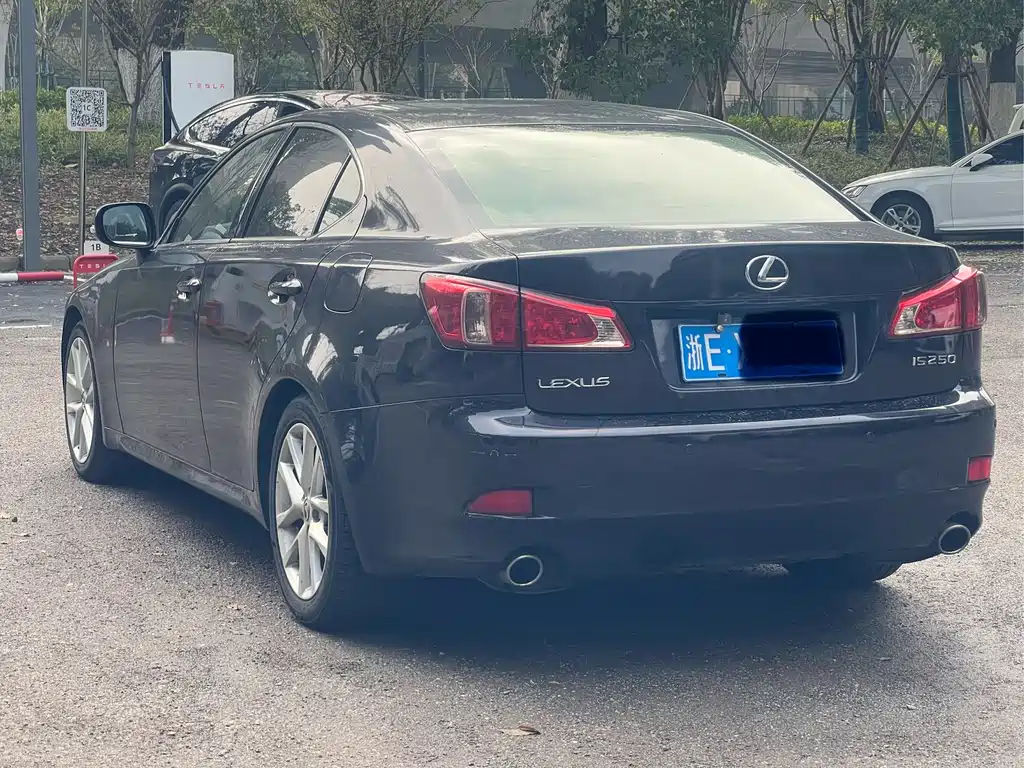 Lexus IS — миниатюра 2