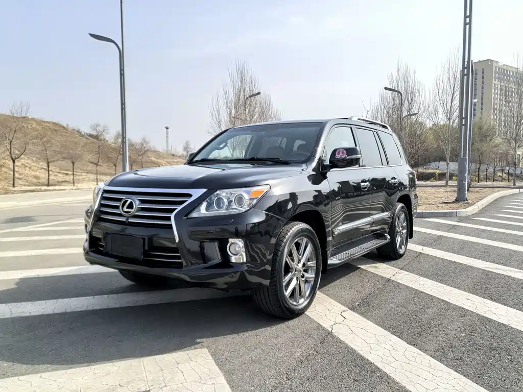 Lexus LX 2013