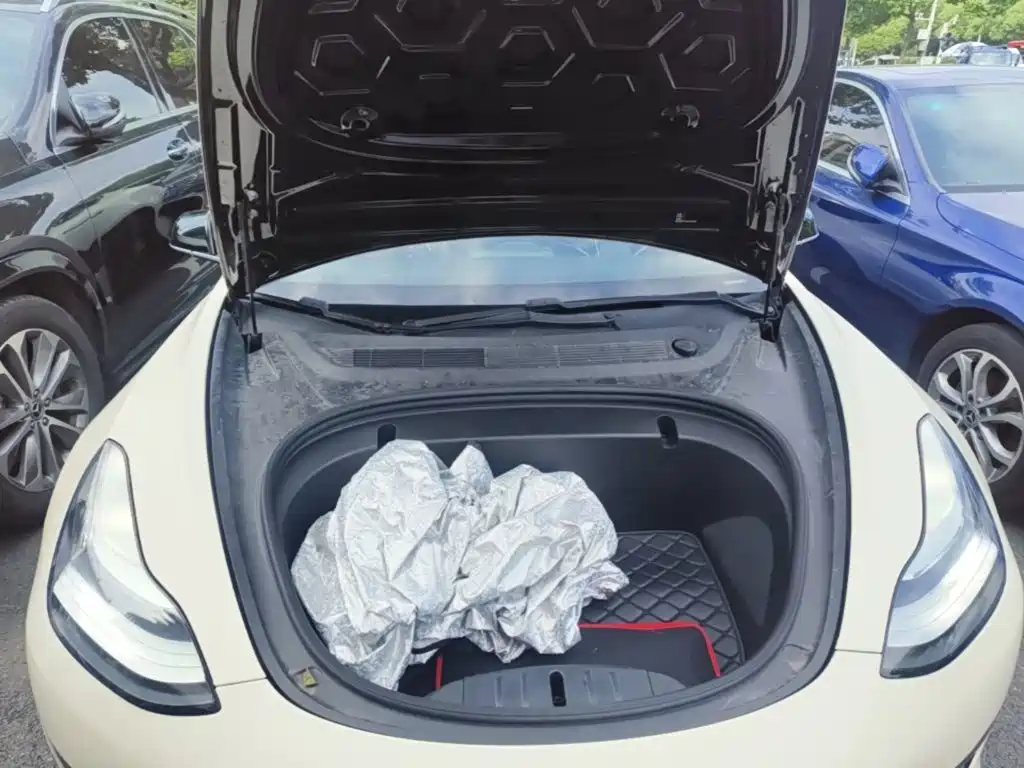 Tesla Model 3 — миниатюра 20