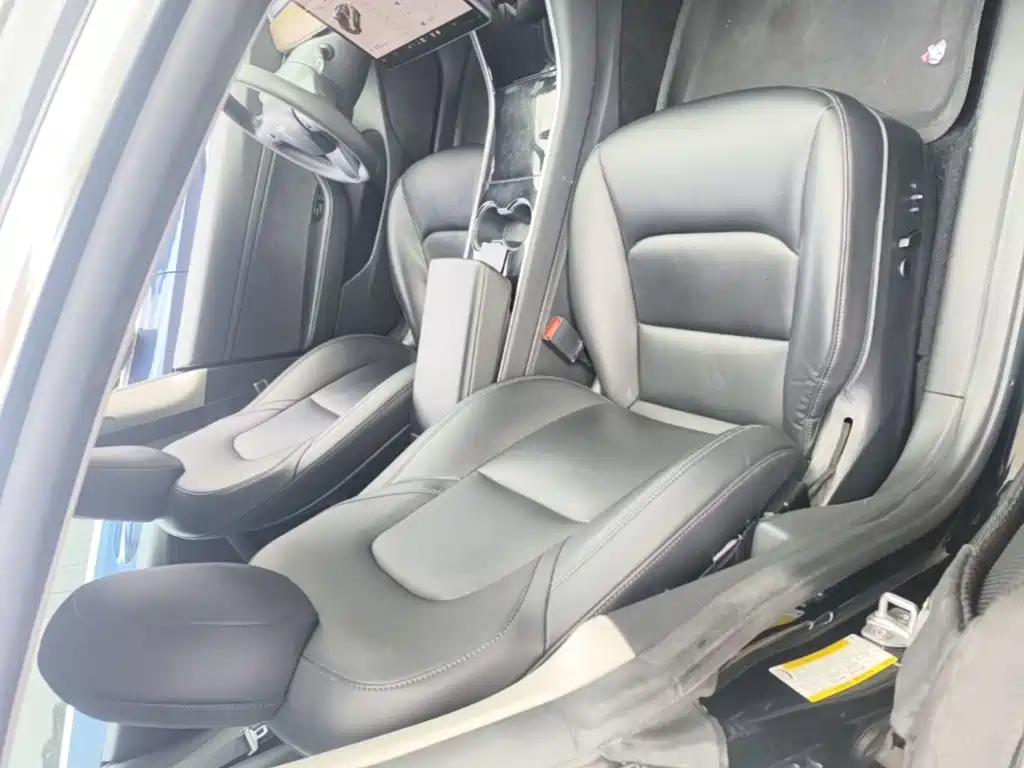 Tesla Model 3 — миниатюра 25