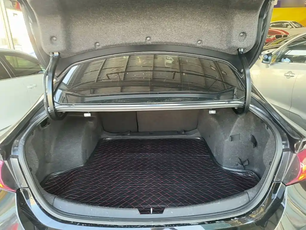 Chevrolet Malibu XL — миниатюра 19