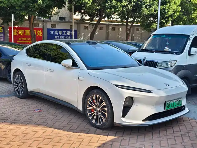 NIO NIO ET5 2024