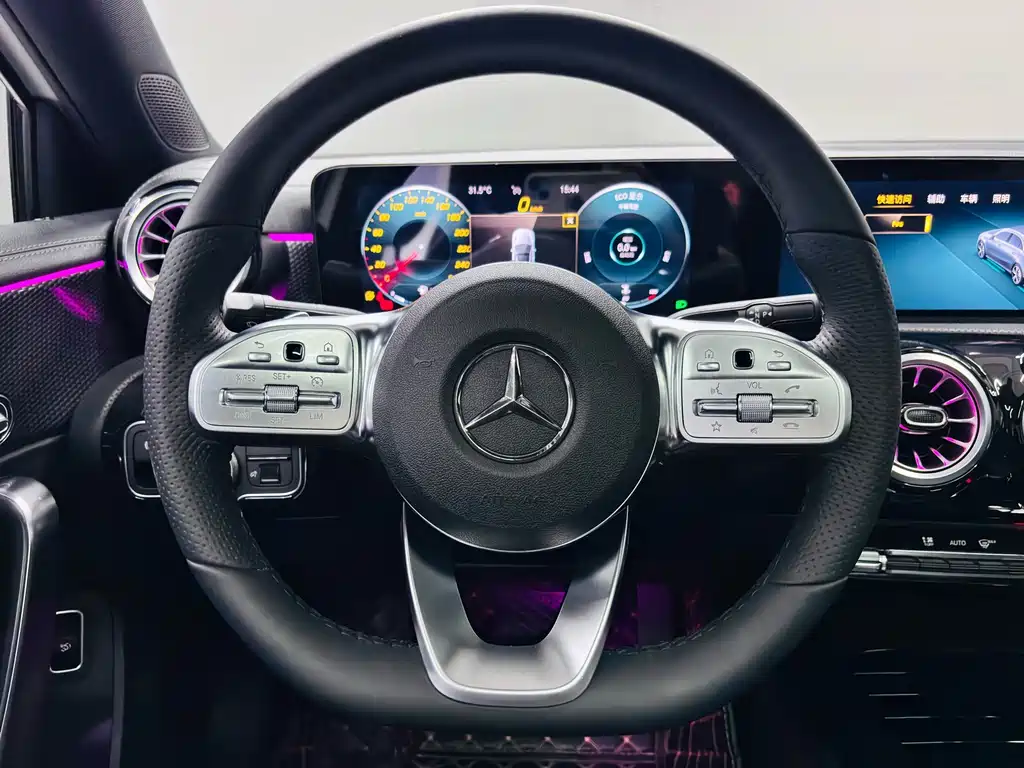 Mercedes-Benz A-Class — миниатюра 12