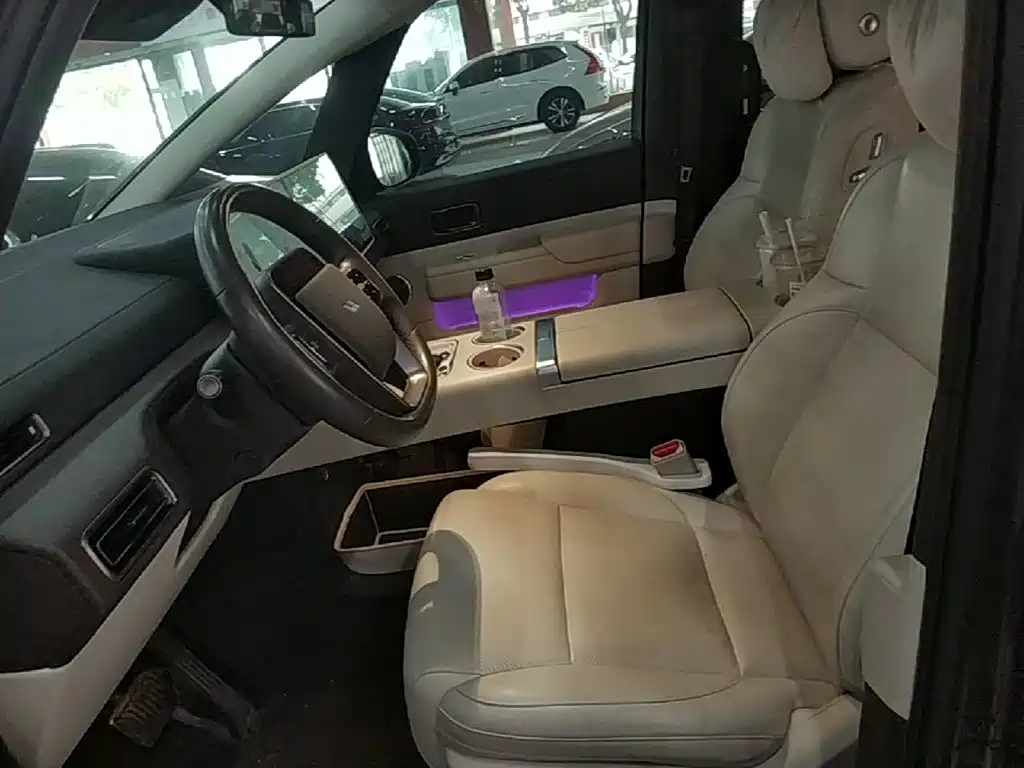 Li Auto Li MEGA — миниатюра 15