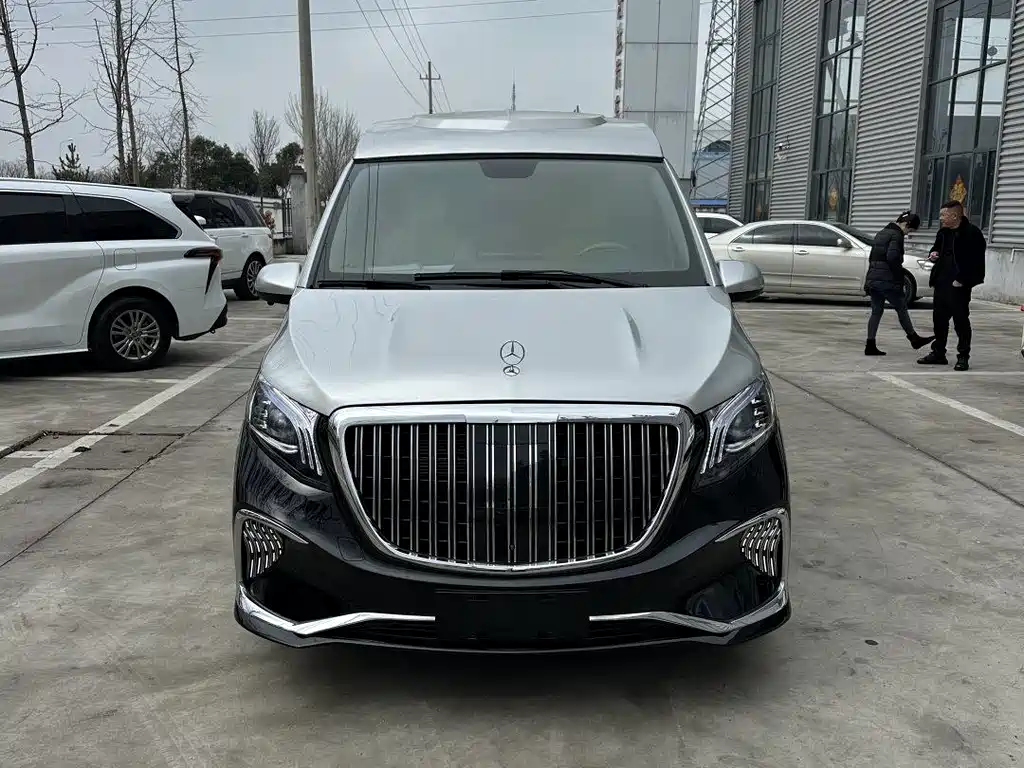 Mercedes-Benz Vito 2021 2.0T Elite 7 мест