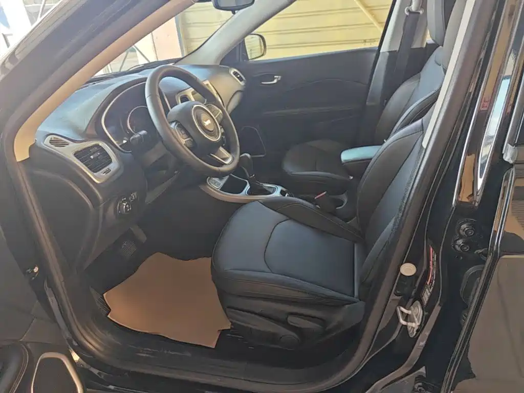 Jeep Compass — миниатюра 15