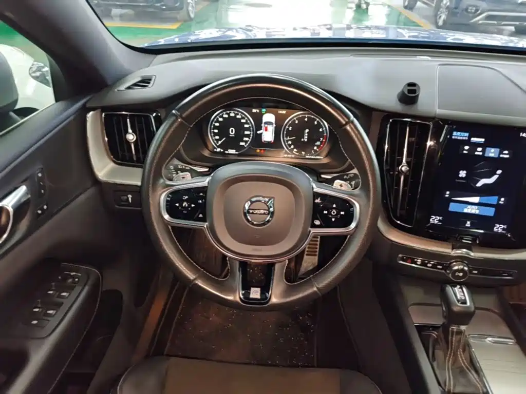 Volvo XC60 — миниатюра 11