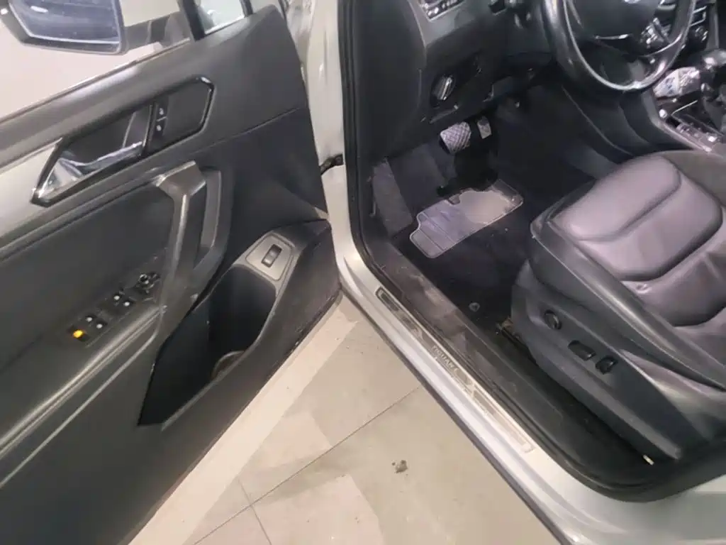 Volkswagen Tiguan L — миниатюра 16