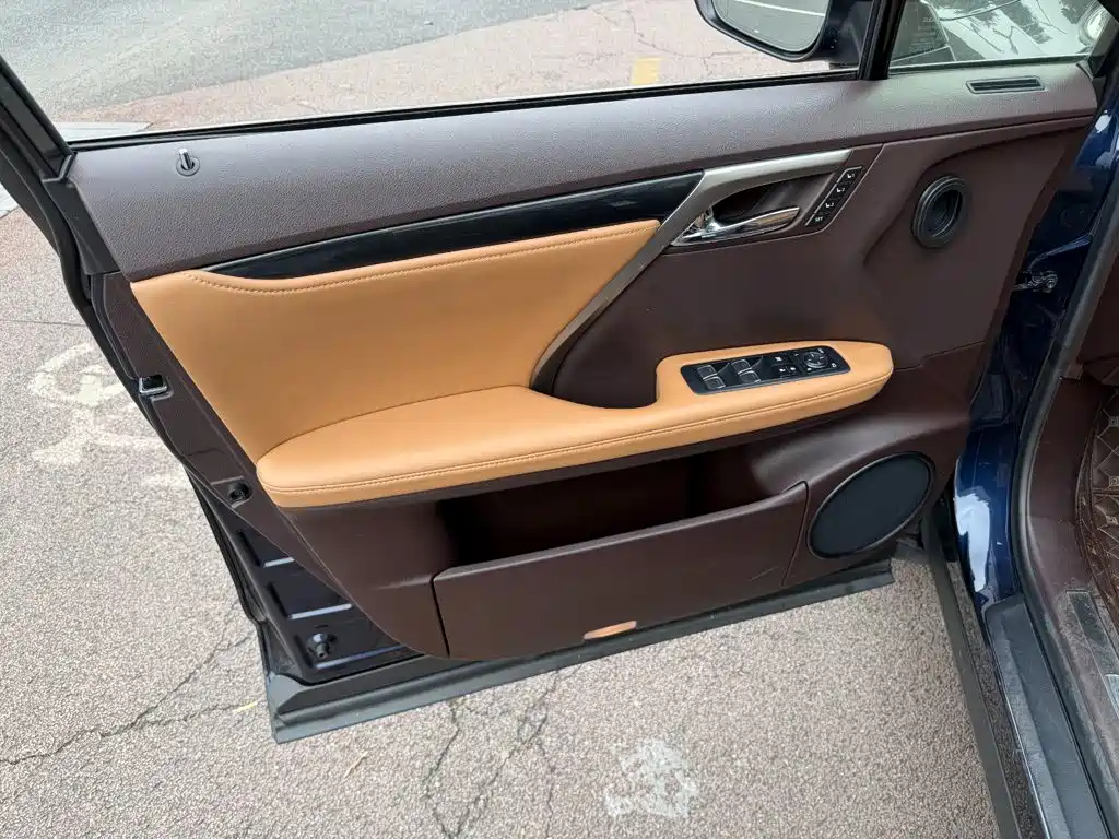 Lexus RX — миниатюра 6