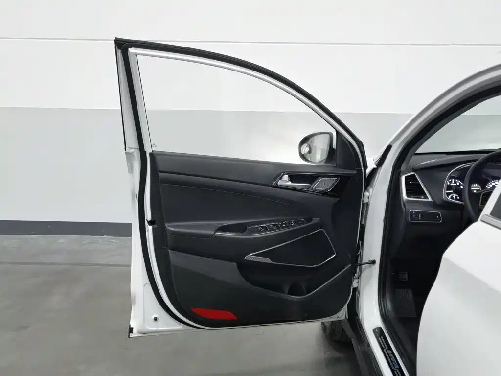 Hyundai Tucson — миниатюра 8