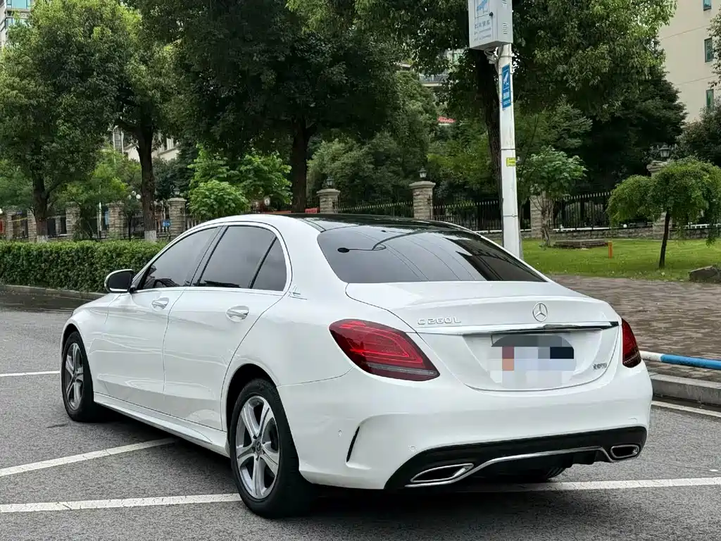 Mercedes-Benz C-Class — миниатюра 7