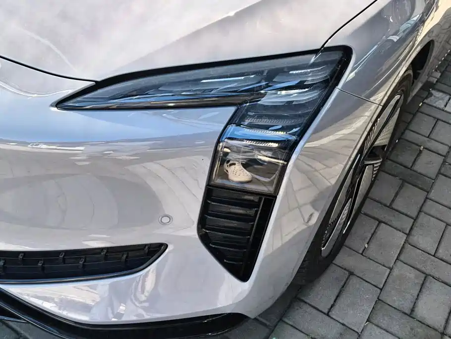 Hongqi Hongqi EH7 — миниатюра 5