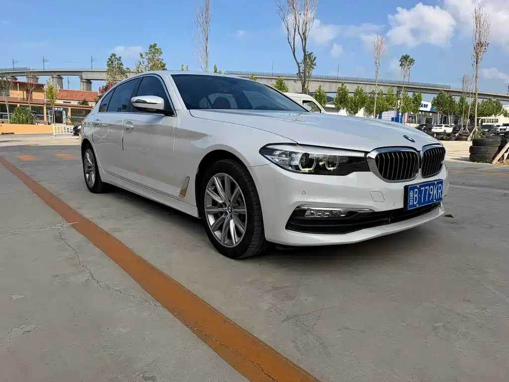 BMW 5 Series — миниатюра 2